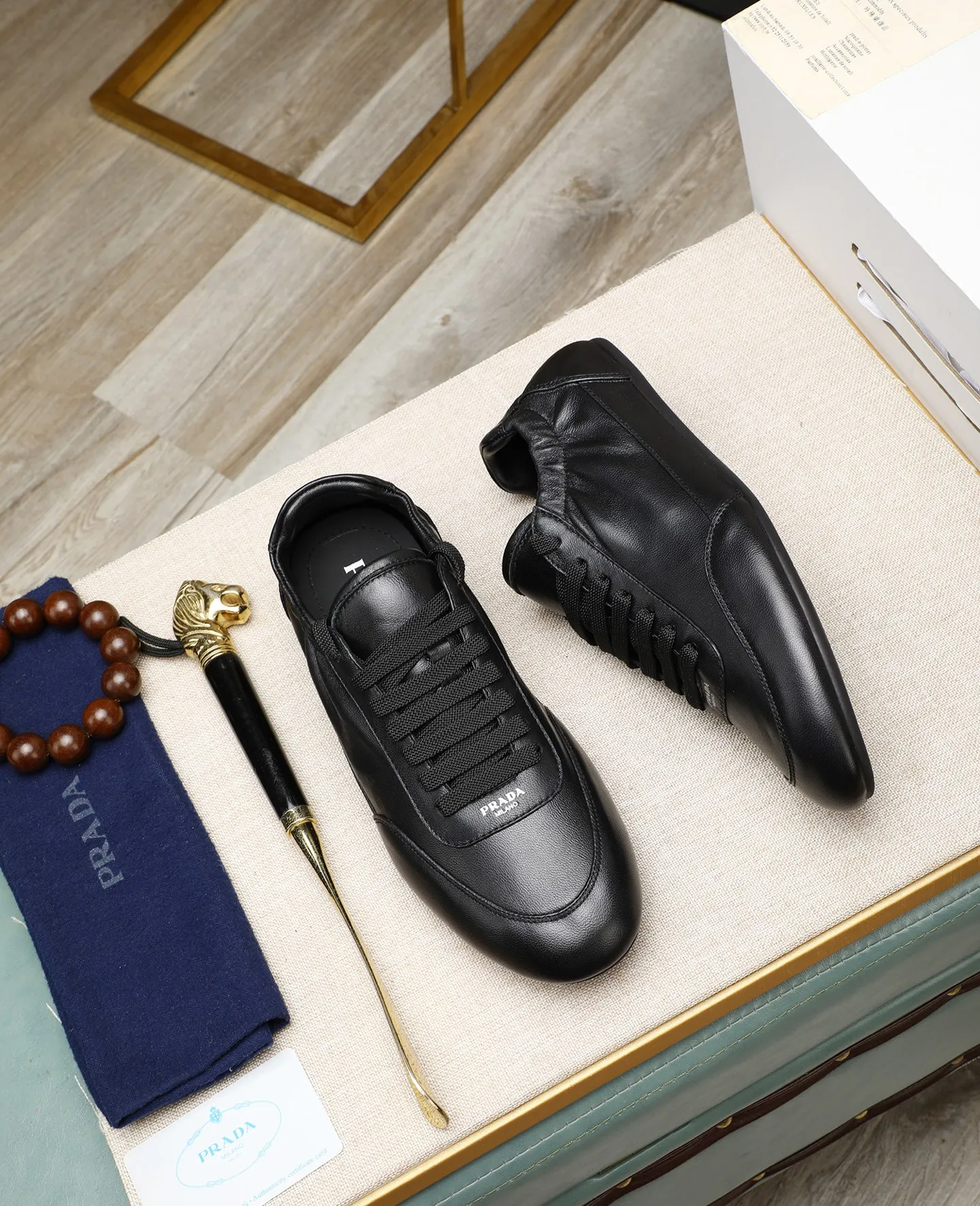 Men's shoes 💰 540 Product trademark: Prada "Prada" original casual shoes Regular size: 38-44 (can be customized to 45) Product materials: Original imported sheepskin upper, original outsole.